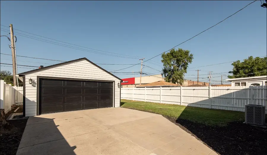 348 Frederick Avenue, Bellwood, IL 60104 - Image #3