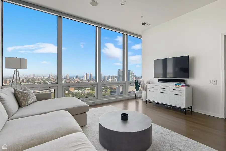 Address Withheld By Seller, Chicago, IL 60654 - #3