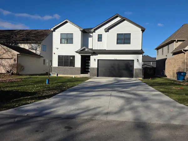 926 E Crest Avenue, Addison, IL 60101