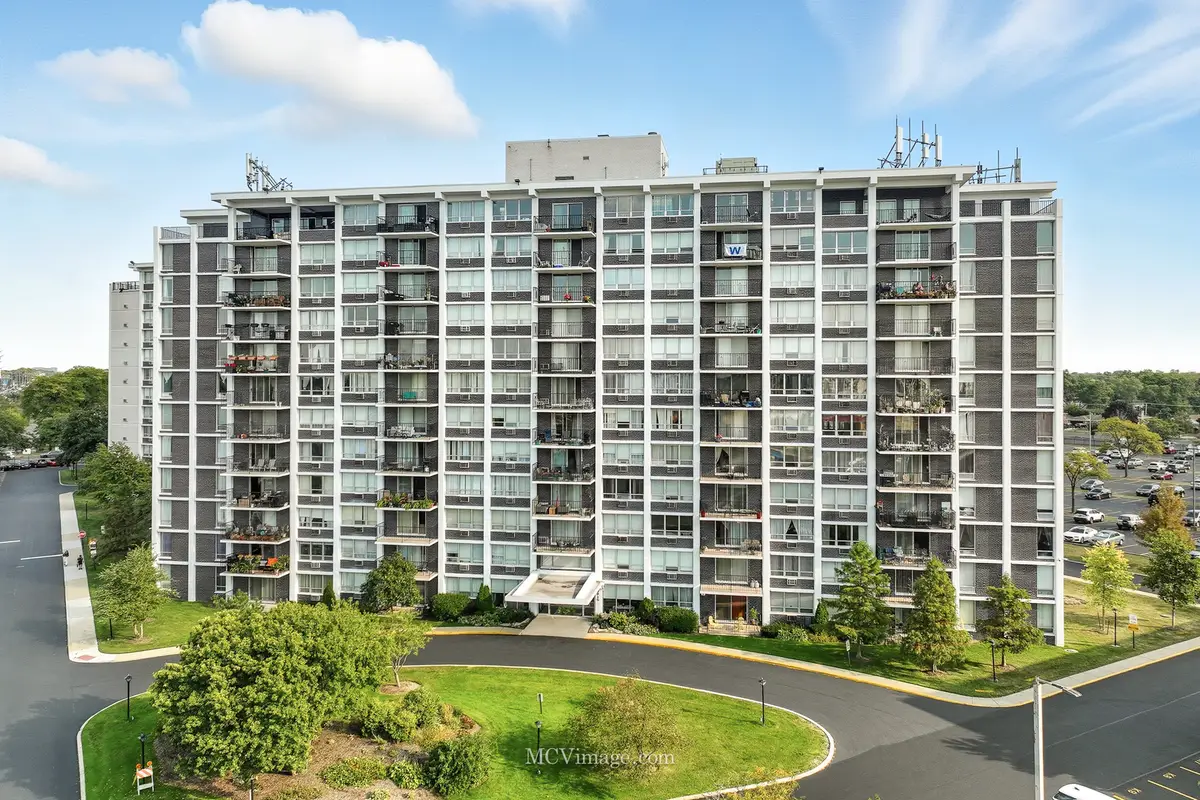 8815 W Golf Road #6D, Niles, IL 60714 - Image #1