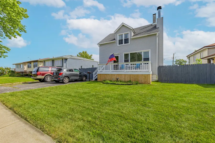 7711 Melvina Avenue, Burbank, IL 60459 - Image #2