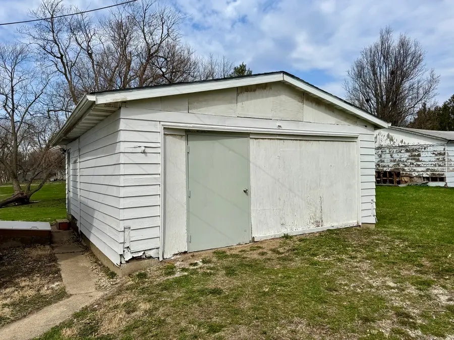 405 N 4th Street, Neponset, IL 61345 - Image #3