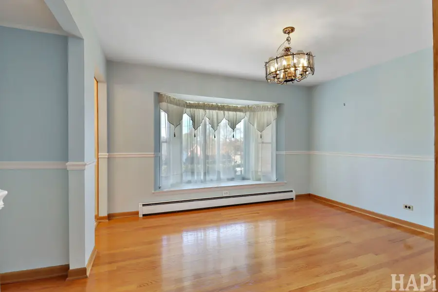 205 Lake Shore Drive, Lindenhurst, IL 60046 - Image #3