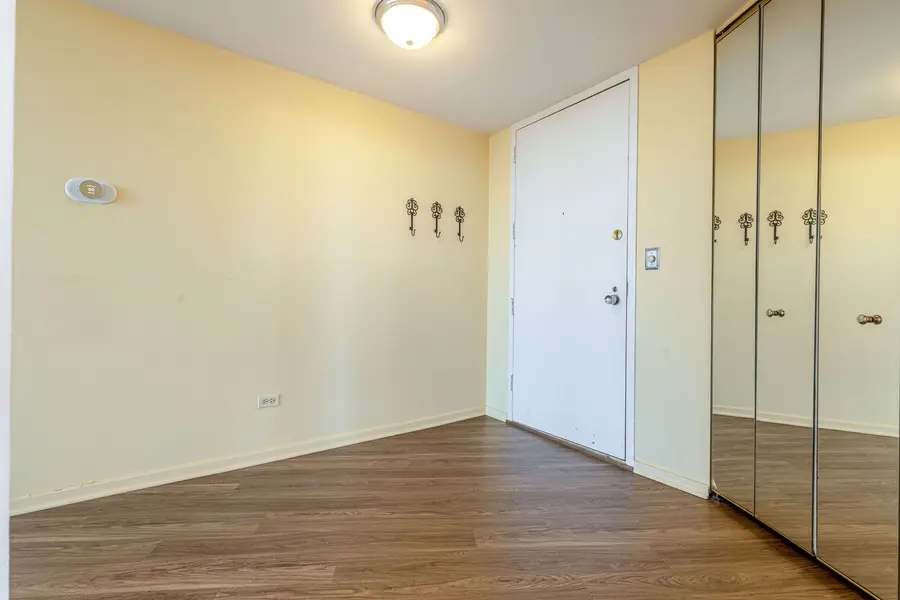 Address Withheld By Seller, Glenview, IL 60025 - Image #2