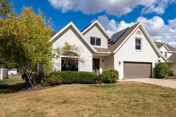 10 Prenzler Drive, Bloomington, IL 61704