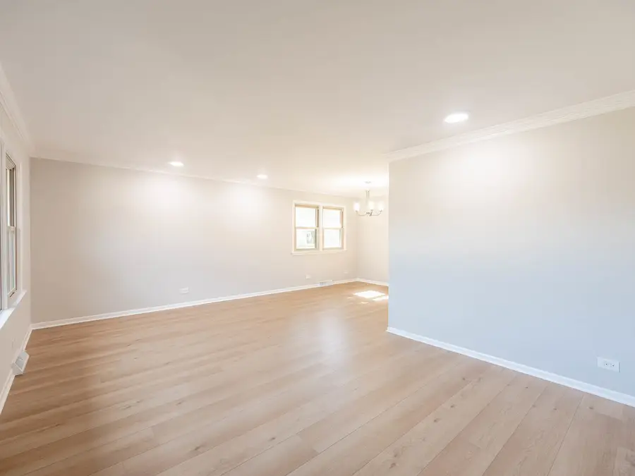 978 Sycamore Lane, Bartlett, IL 60103 - Image #2