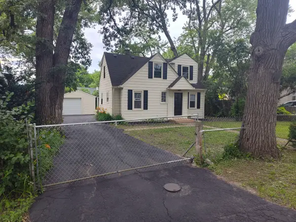 1720 Hiawatha Trail, Round Lake Heights, IL 60073