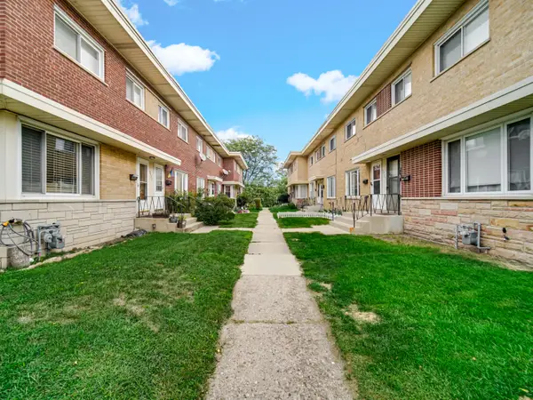 9457 Kenton Avenue #F, Skokie, IL 60076