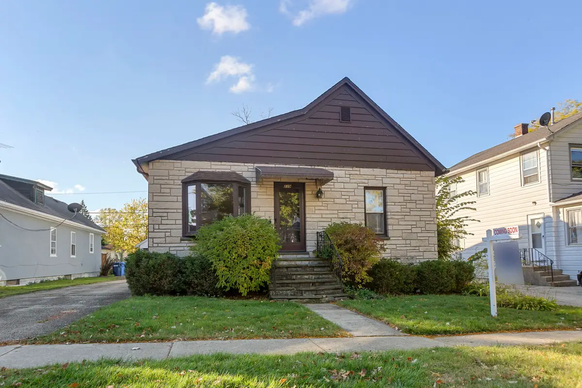239 Sheridan Avenue, Highwood, IL 60040 - Image #1