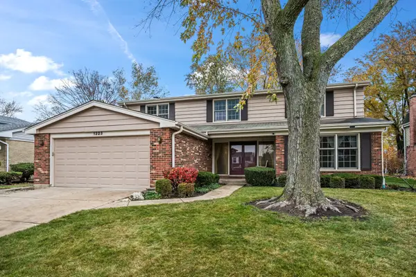 1323 S Kaspar Avenue, Arlington Heights, IL 60005