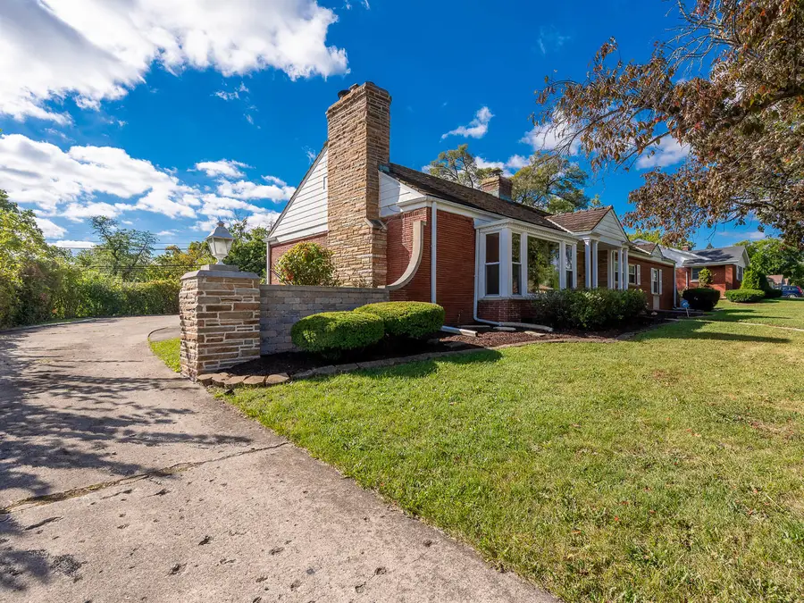 258 W Highland Drive, Chicago Heights, IL 60411 - Image #2