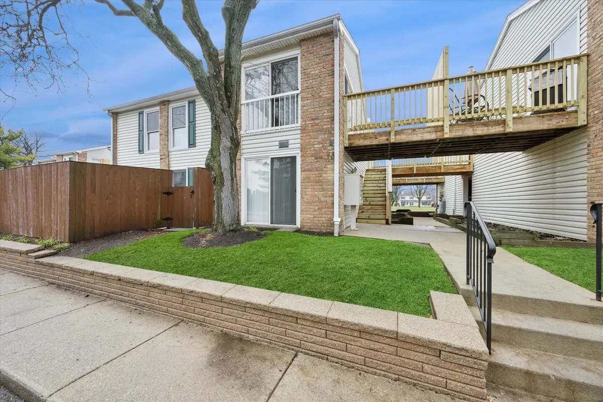 1860 Huntington Boulevard #E, Hoffman Estates, IL 60169 - Image #1