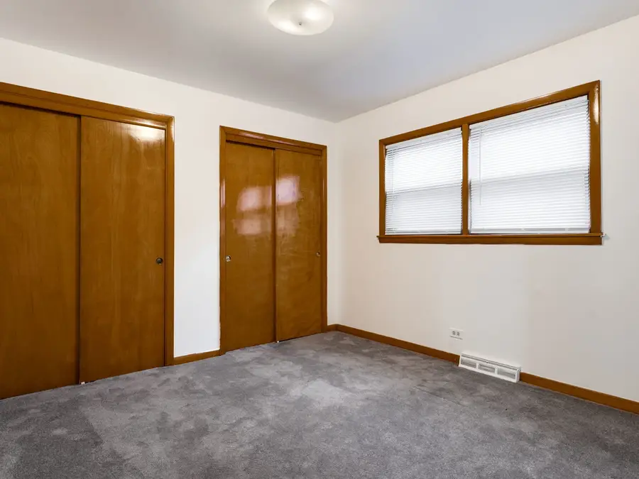 10617 S Prairie Avenue, Chicago, IL 60628 - Image #3