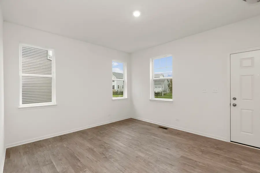 32004 Savannah Drive, Lakemoor, IL 60051 - Image #2