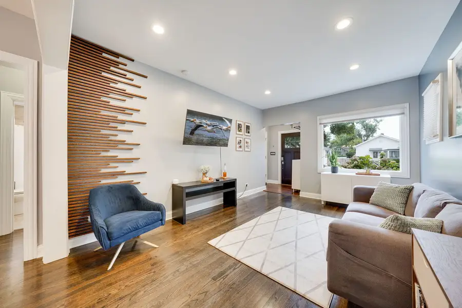 1107 E Prairie Avenue, Des Plaines, IL 60016 - #3