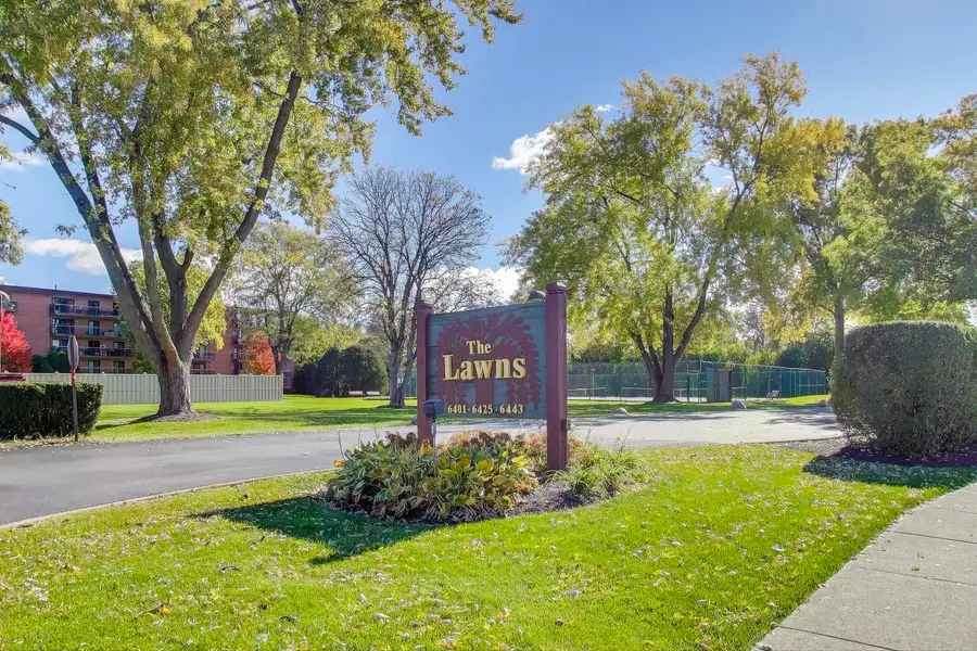 6443 Clarendon Hills Road #100d, Willowbrook, IL 60527 - Image #3