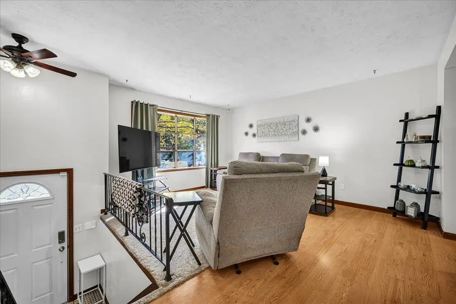 109 S Evergreen Lane, Bloomington, IL 61704 - Image #3