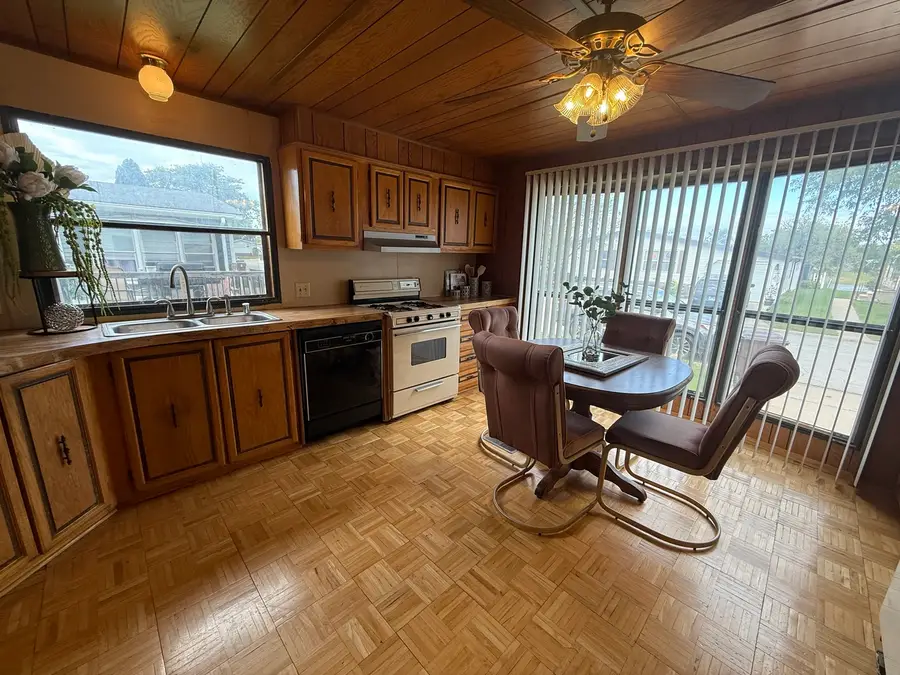 608 Tanglewood Road, Matteson, IL 60443 - Image #3