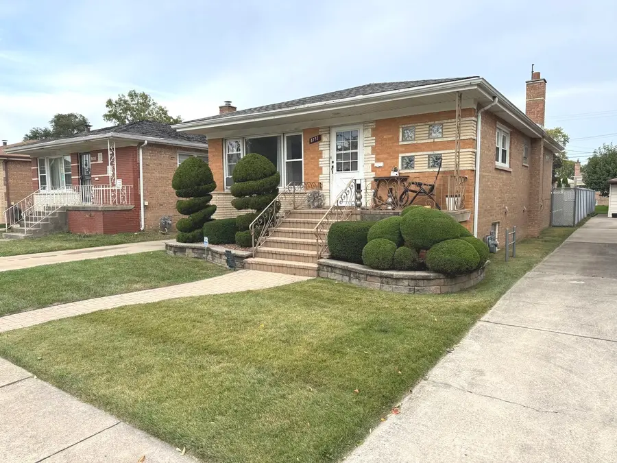 8737 S Richmond Avenue, Evergreen Park, IL 60805 - Image #2
