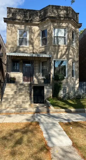 4022 W Cermak Road, Chicago, IL 60623