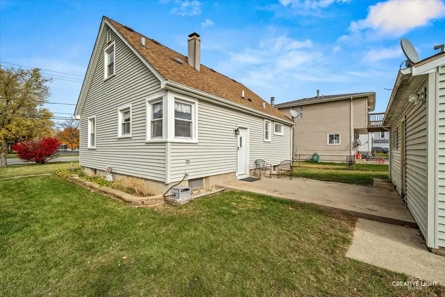 457 W Spring Street, South Elgin, IL 60177 - Image #2