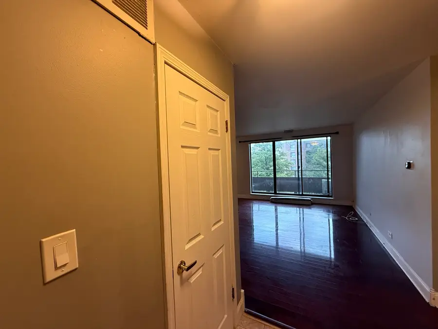 7 E Carriageway Drive #311, Hazel Crest, IL 60429 - Image #2
