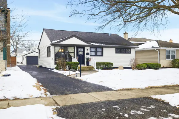 745 S Hillside Avenue, Elmhurst, IL 60126