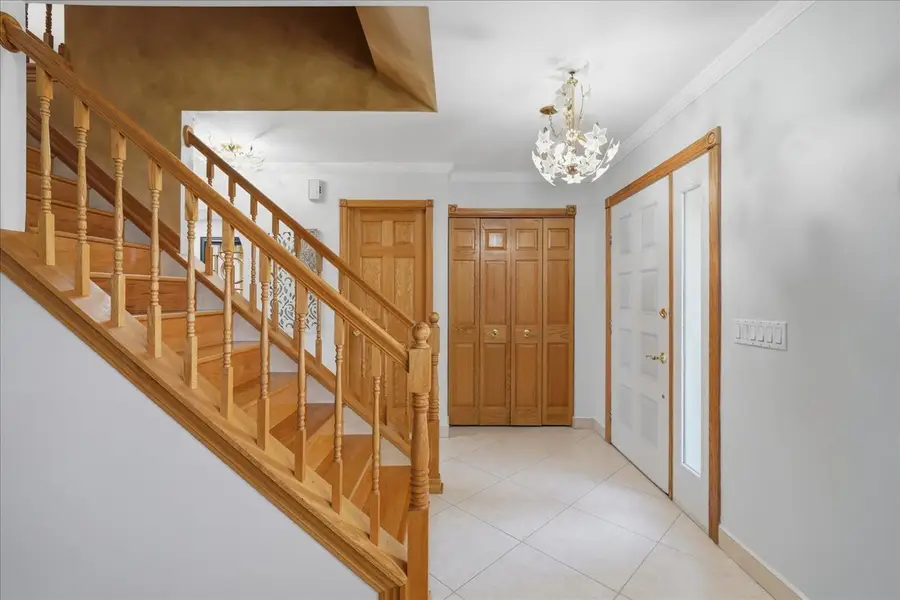 947 Wilma Lane, Elk Grove Village, IL 60007 - Image #2