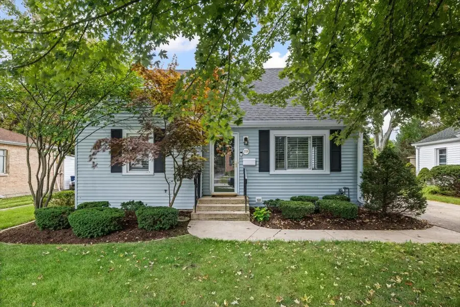 2329 Illinois Road, Northbrook, IL 60062 - #2