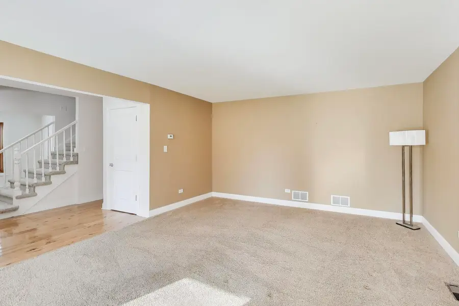 404 Tracy Terrace, Des Plaines, IL 60016 - Image #3