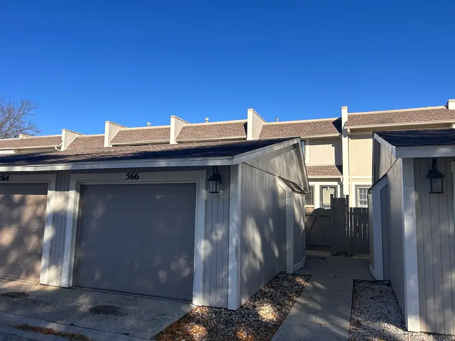 566 Chard Court, Grayslake, IL 60030 - Image #2