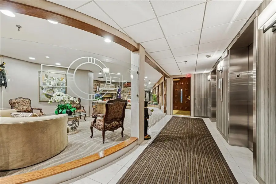 1400 N Yarmouth Place #113, Mount Prospect, IL 60056 - Image #2