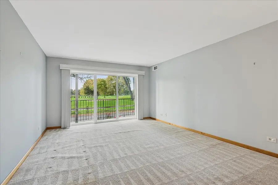 1400 N Yarmouth Place #113, Mount Prospect, IL 60056 - Image #3