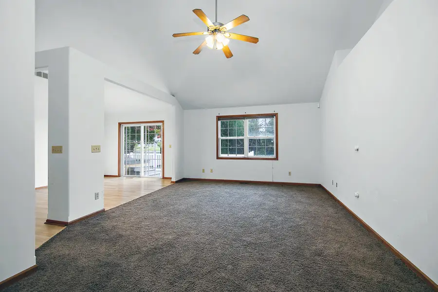 374 S Mcguire Drive, Manteno, IL 60950 - Image #3