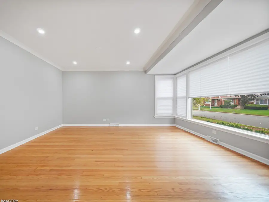 14430 S Lowe Avenue, Riverdale, IL 60827 - Image #2