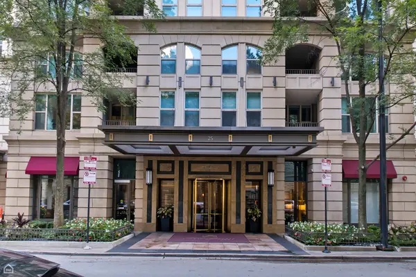 25 E Superior Street #904, Chicago, IL 60611