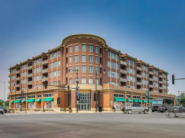 6000 N Cicero Avenue #215, Chicago, IL 60646