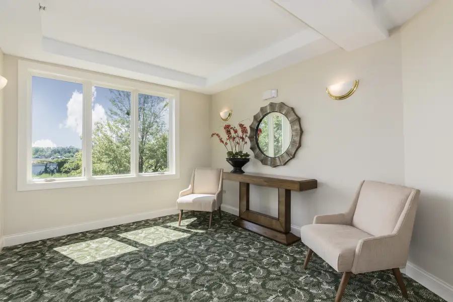 1705 Pavilion Way #303, Park Ridge, IL 60068 - Image #2