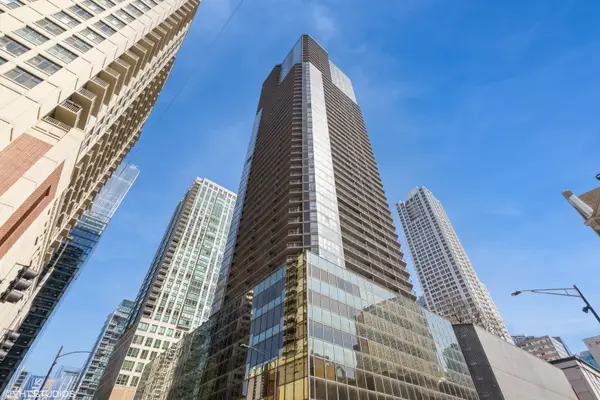 10 E Ontario Street #1806, Chicago, IL 60611