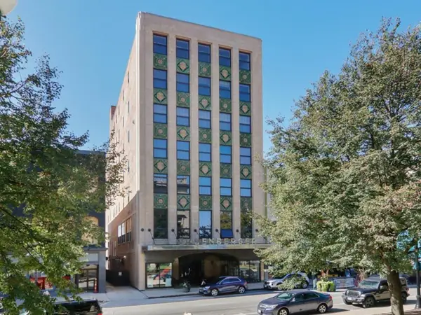 212 N Center Street #603, Bloomington, IL 61701