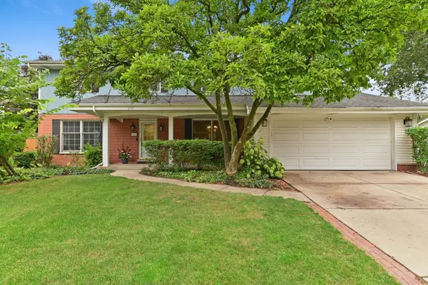 1530 Executive Lane, Glenview, IL 60026