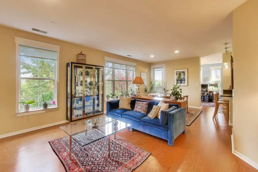 1950 Farnsworth Lane #202, Northbrook, IL 60062 - Image #3