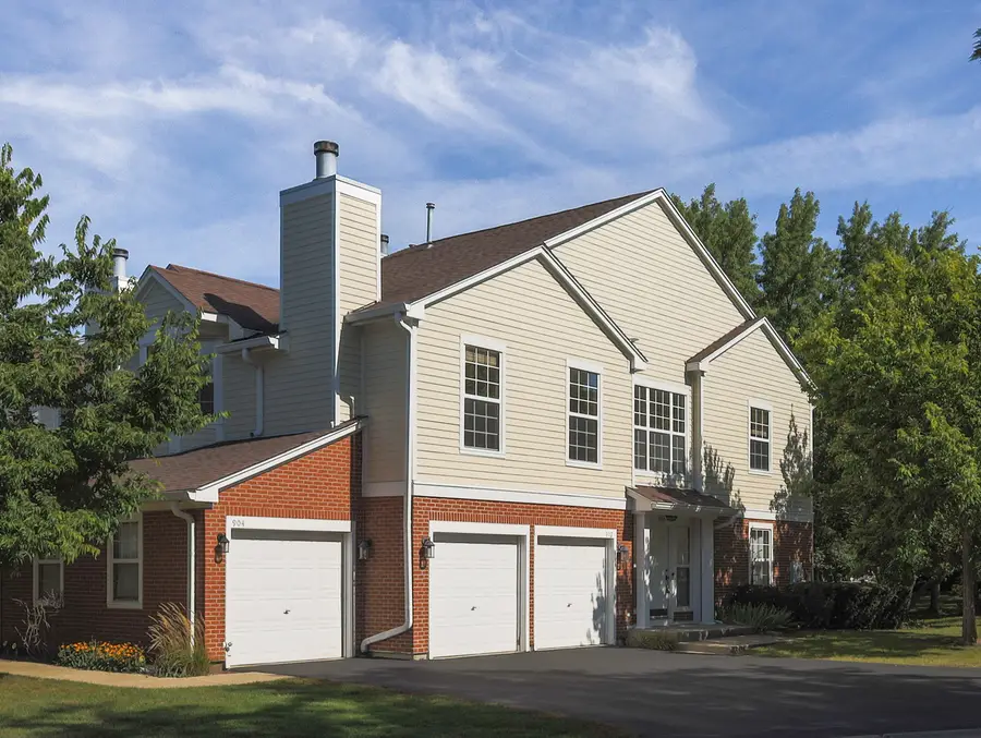 902 Sparta Court, Vernon Hills, IL 60061 - Image #2