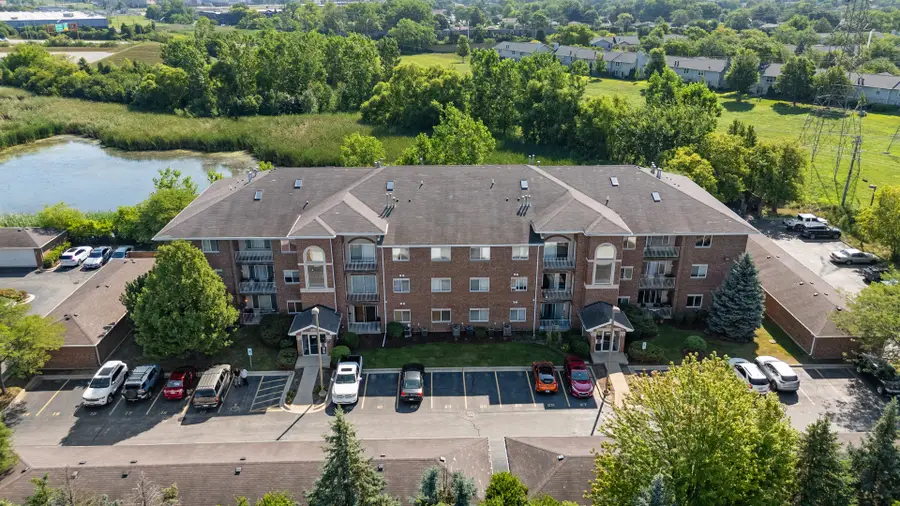 881 N Swift Road #206, Addison, IL 60101 - Image #2