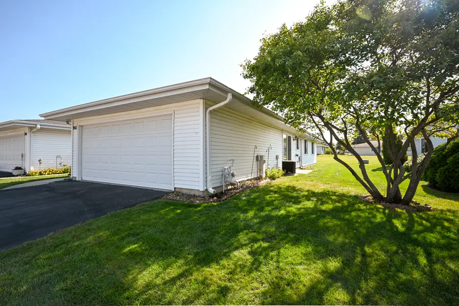 951 Chelsea Lane, Schaumburg, IL 60193 - Image #3