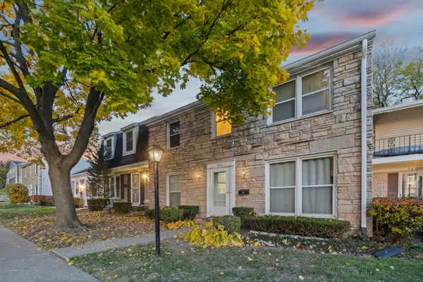 7605 Manchester Lane, Hanover Park, IL 60133