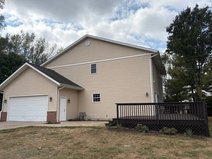 204 Tulip Drive, Mackinaw, IL 61755 - Image #2