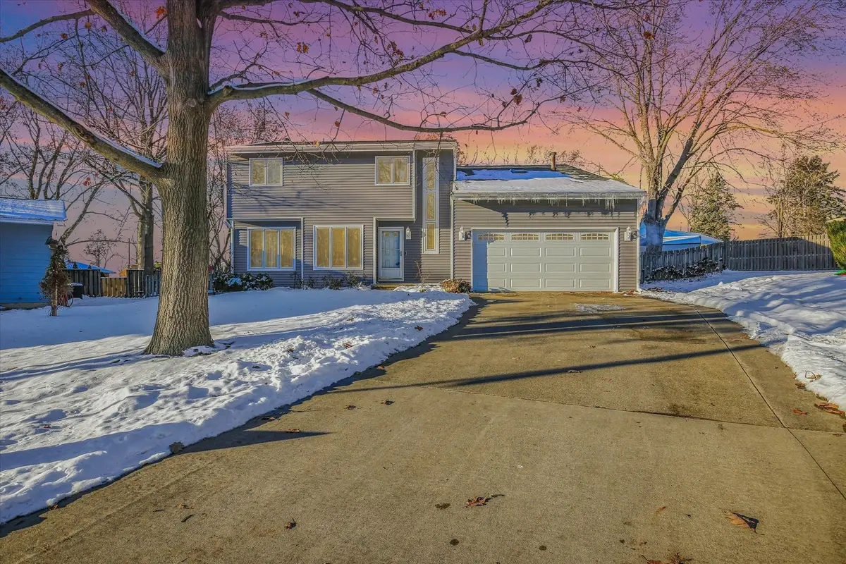 4 Genevieve Lane, Champaign, IL 61822 - Image #1