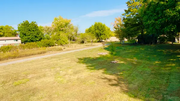 8533 N 1900 East Road, Bloomington, IL 61705
