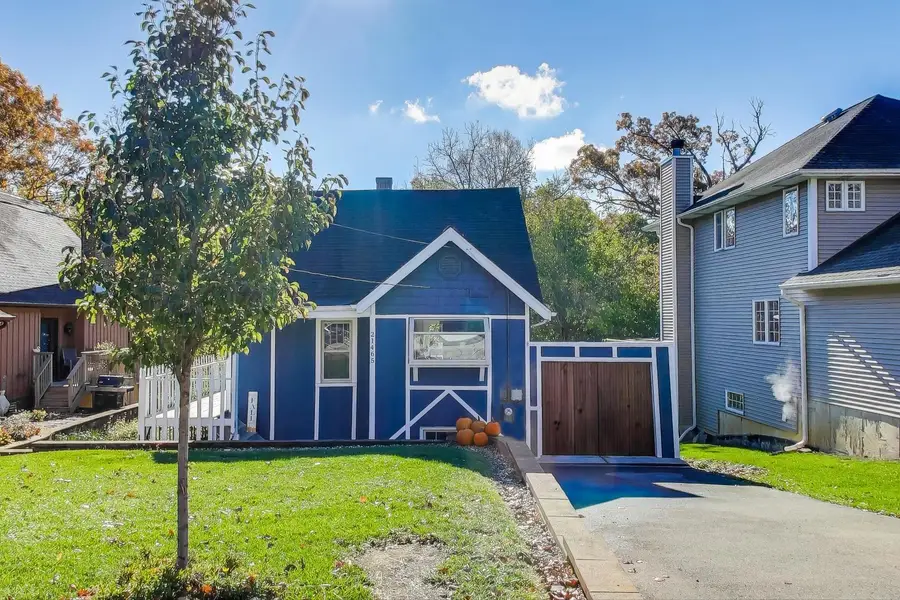 21465 W Crescent Drive, Mundelein, IL 60060 - Image #2